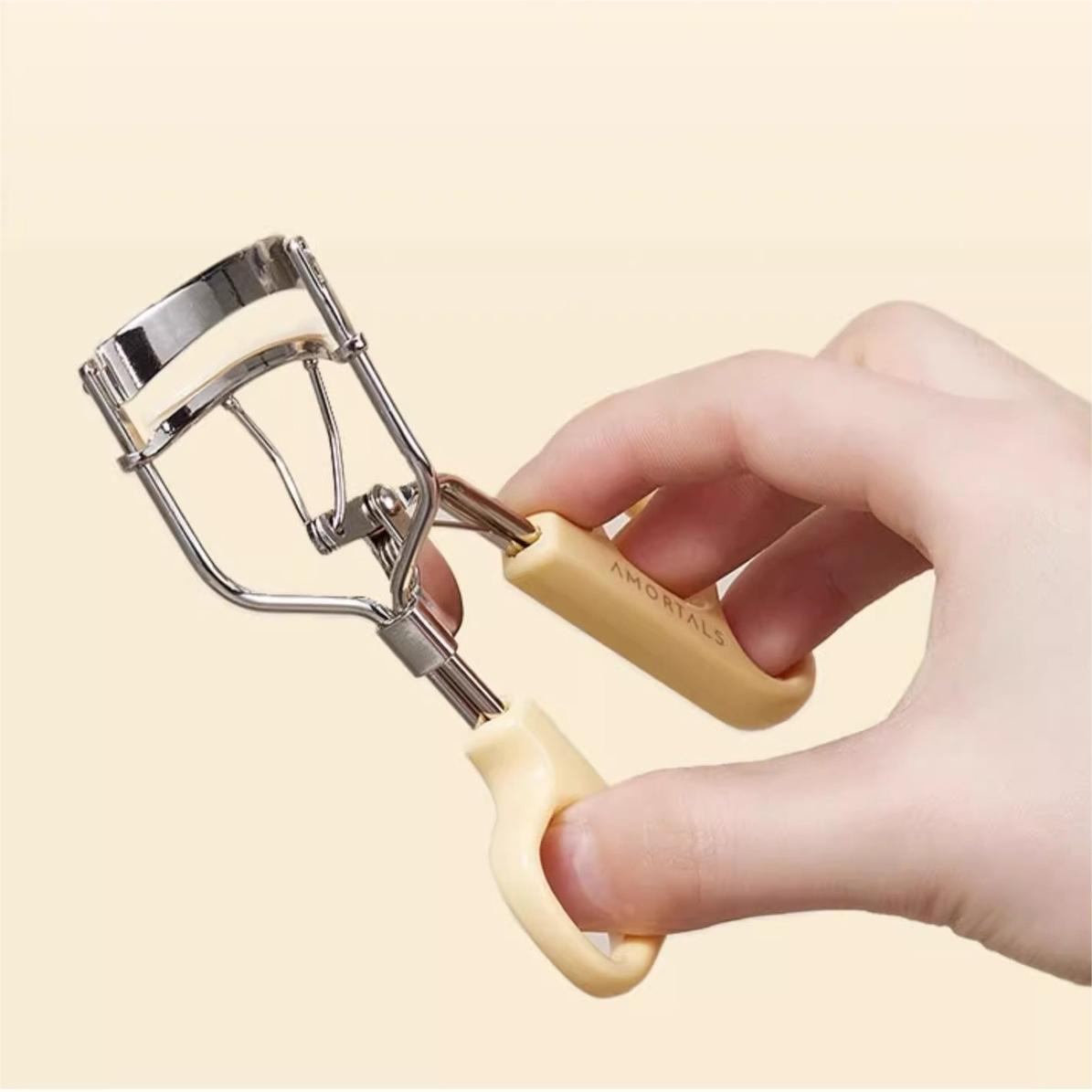 AMORTALS Flying Curl/Portable Curl Eyelash Curler 1PC 尔木萄飞天卷翘睫毛夹