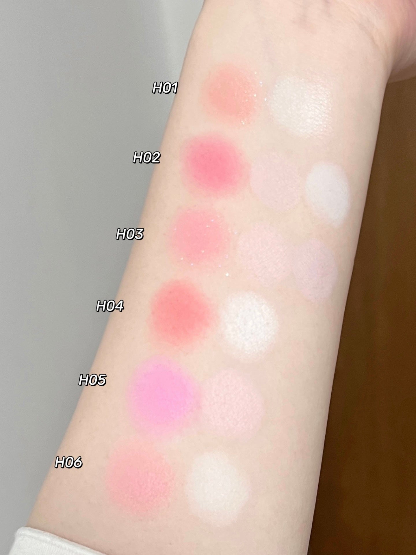 HOLDLIVE Puff Cloud Matte Blush & Highlighter Palette 9.5g 侯爱嘭嘭雾感腮红高光盘